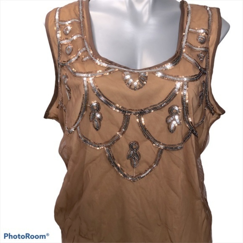 💥💥 SALE! 5 / $25 💥💥 Exquisite sequined dressy top by Misslook.
